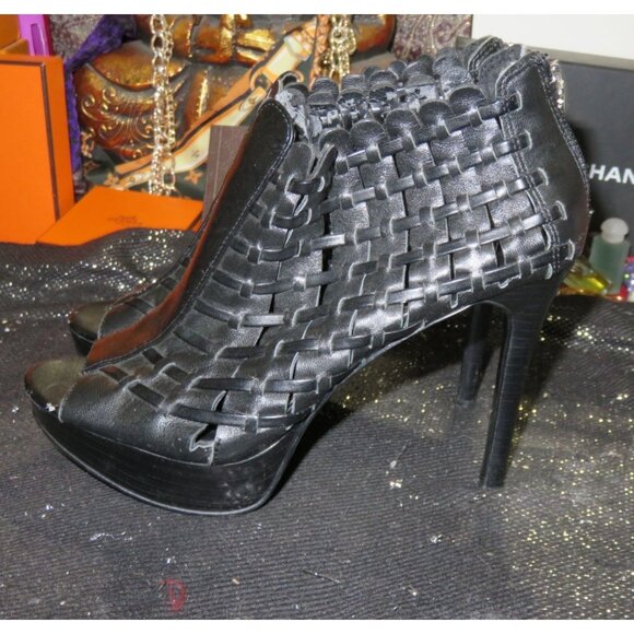 Calvin Klein Black Italian Leather Woven Caged Heels Pumps Booties 6.5 - Picture 1 of 14
